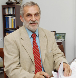 prof. zw. dr hab. Józef Górniewicz