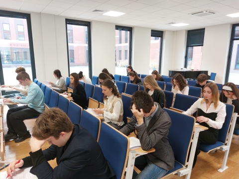 Uczestnicy zawodów w trakcie testu