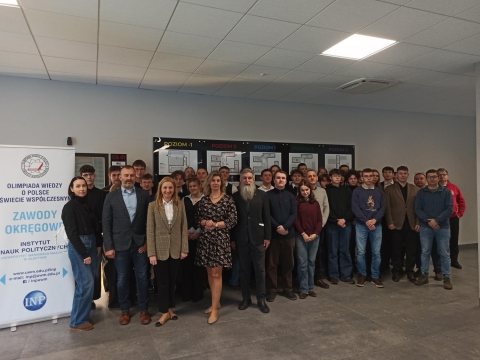 Uczestnicy i nauczyciele Olimpiady Wiedzy o Polsce i Świecie Współczesnym