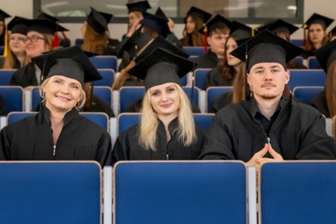 Aneta Leszczyńska, Daria Górska, Dawid Górski podczas Dyplomatorium WNS 2025