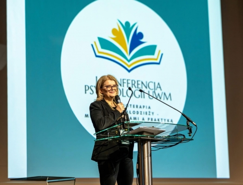 Profesor Krzywosz-Rynkiewicz w trakcie konferencji