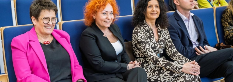 Uczestnicy seminarium Wykorzenieni